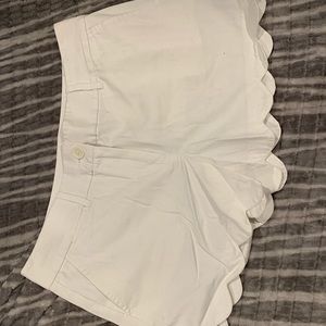 Worn once Ann Taylor Loft white scalloped shorts